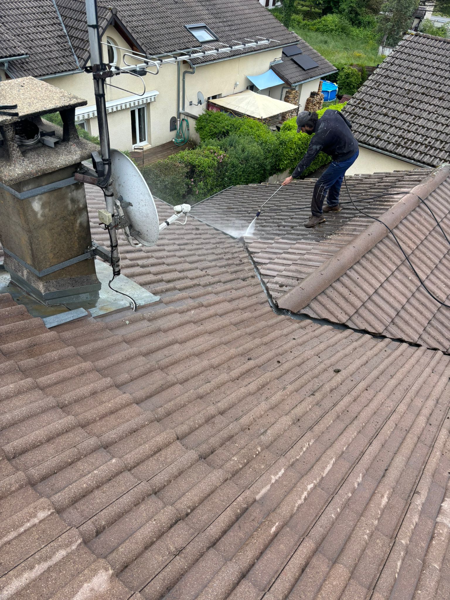 Démoussage nettoyage toiture Cantal 15